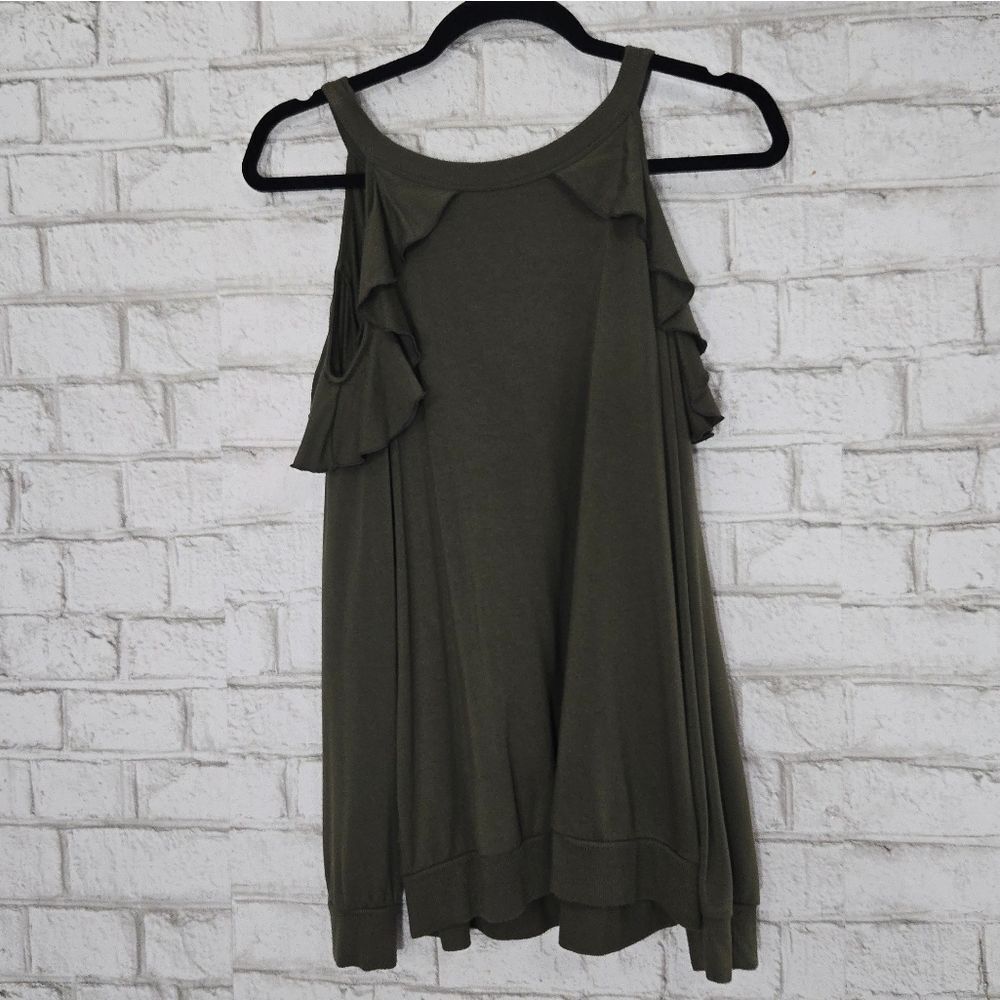 Express open shoulder long sleeve top